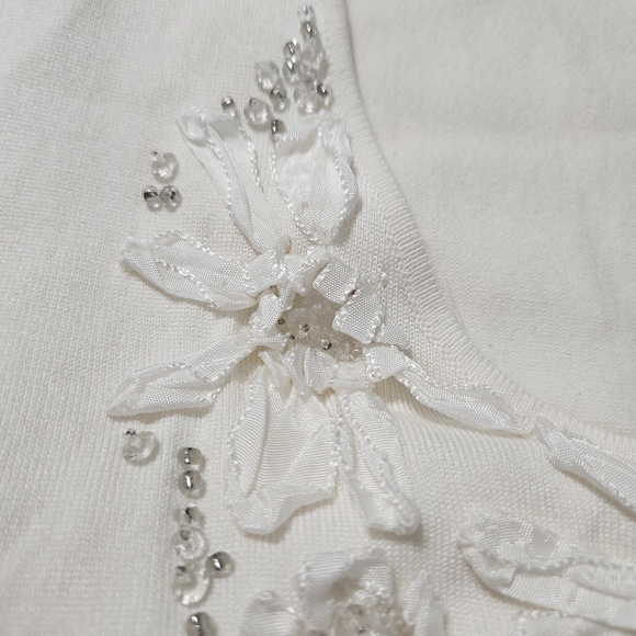 Ruby Red Woman Cream Beaded Floral Women's Sleeveless Top - Picture 15 of 16